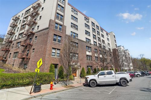 4f-42 Pondfield Rd W, Yonkers, NY, 10708-2624 | Card Image