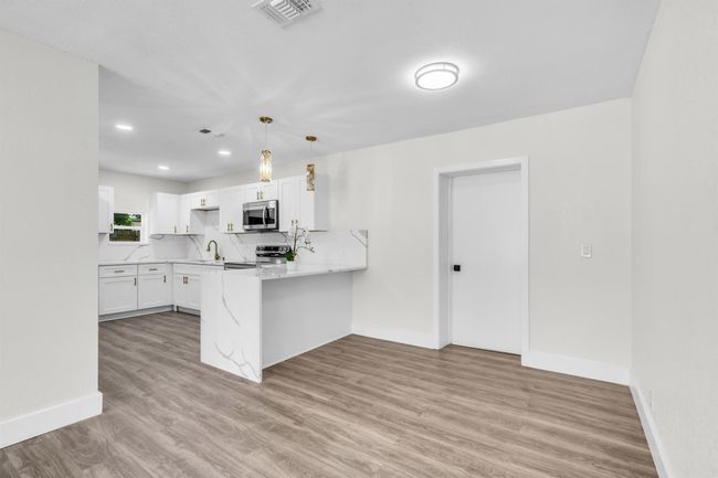 849 Royal Palm Beach Blvd, House other with 4 bedrooms, 3 bathrooms and null parking in Royal Palm Beach FL | Image 7