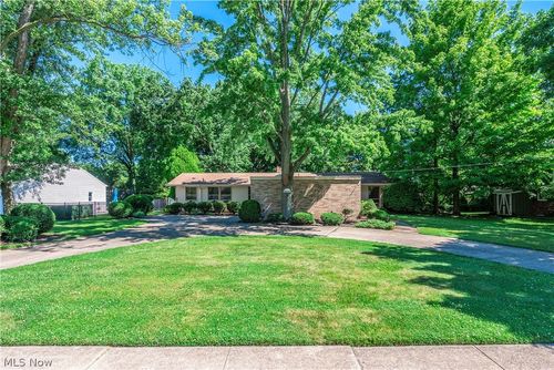 18930 Story Rd, Rocky River, OH, 44116-4227 | Card Image