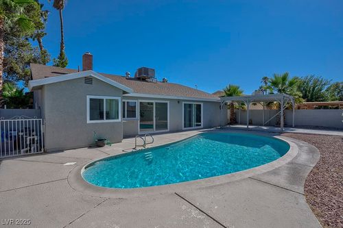 6848 Groveview Ln, Las Vegas, NV, 89103-4212 | Card Image