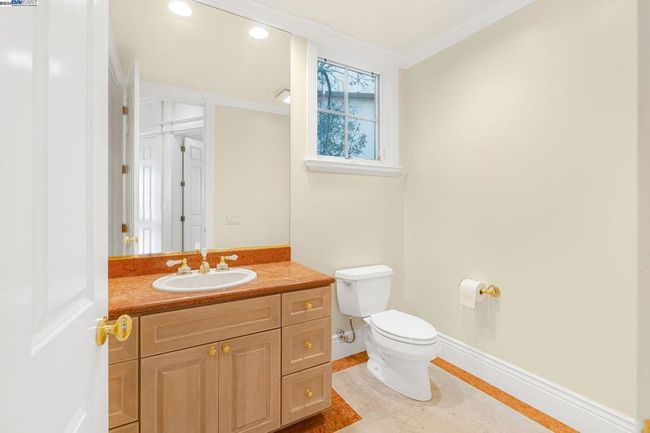 11 La Strada Ct, House other with 5 bedrooms, 5 bathrooms and 2 parking in Burlingame CA | Image 24