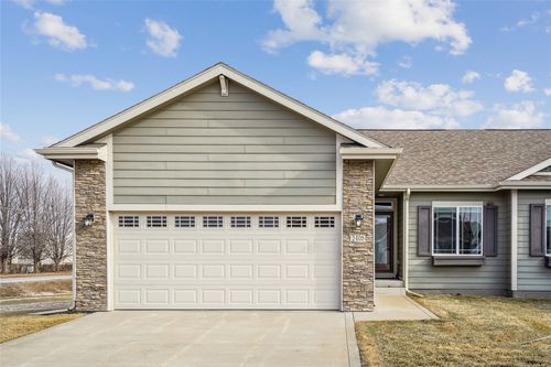 2405 3rd Ave Se, Altoona, IA, 50009-2180 | Card Image