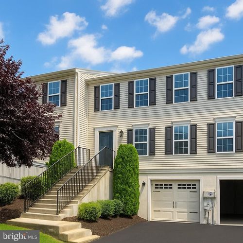 87 Maci Way, Mount Penn, PA, 19606-4002 | Card Image