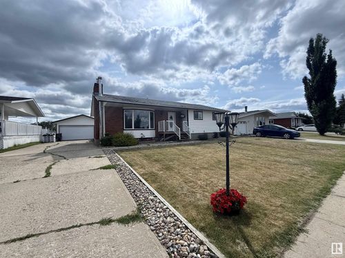 5533 50 St, Saint Paul, AB, T0A3A1 | Card Image