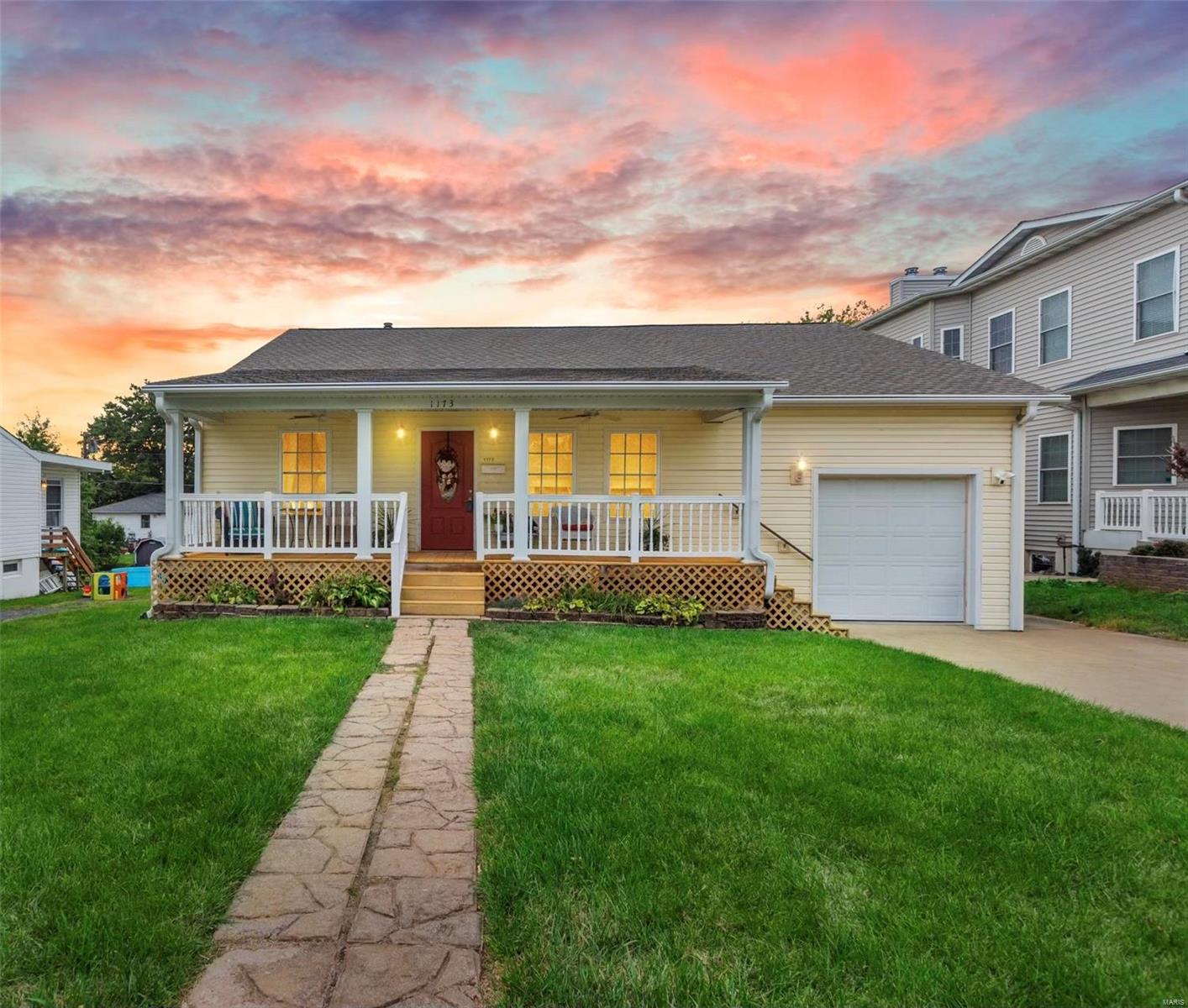 Hilltop Dr, Saint Louis, MO 63132