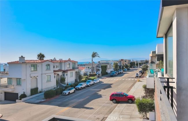 104 Manhattan Ave, Townhouse with 4 bedrooms, 4 bathrooms and 4 parking in Manhattan Beach CA | Image 29