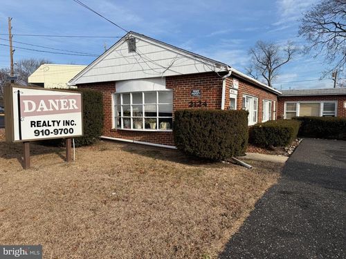 2124 Cove Rd, Pennsauken, NJ, 08110-1648 | Card Image