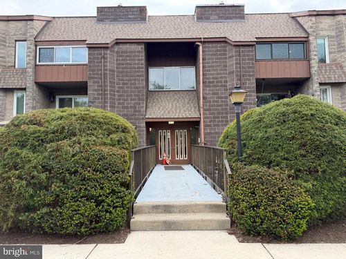 111 Leedom Way, NEWTOWN, PA, 18940-2327 | Card Image