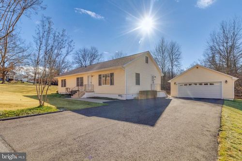 921 Palmer Rd, FORT WASHINGTON, MD, 20744-4605 | Card Image