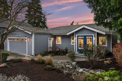 11007 126th Ave Ne, Kirkland, WA, 98033-4642 | Card Image