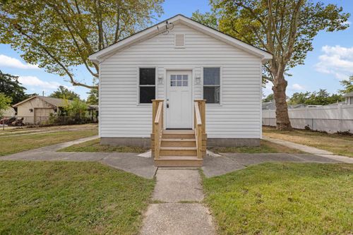 32 W Greenwood Ave, Villas, NJ, 08251-2031 | Card Image