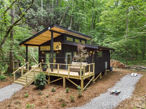 317 Twinbrook Ln, Maggie Valley, NC, 28751-0780 | Card Image