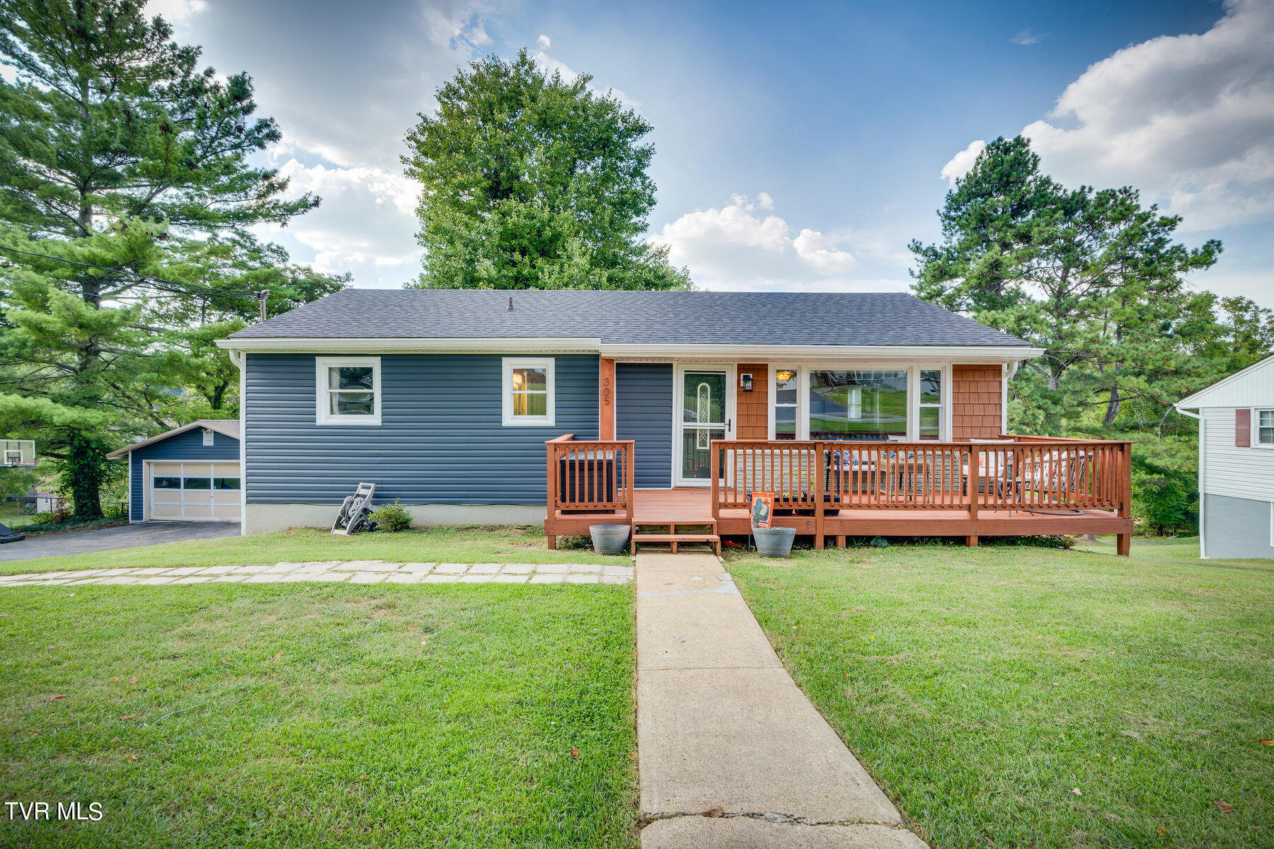 Elmhurst Dr, Kingsport, TN 37663
