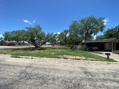 14-128 W Avenue J, San Angelo, TX, 76903-7344 | Card Image