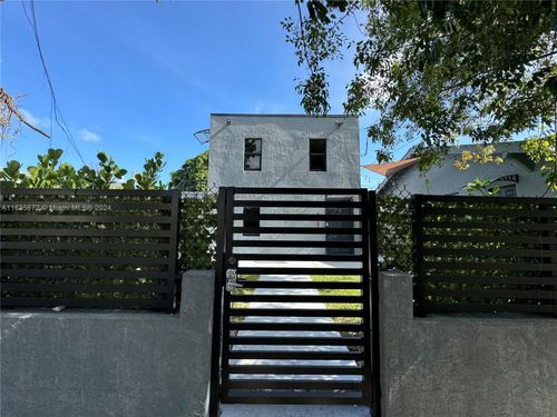 1-203 Sw 10th Ave, Miami, FL, 33130-1109 | Card Image