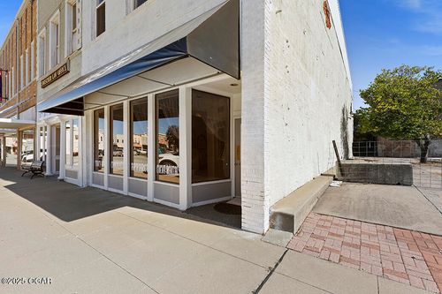 108 N Cedar St, Nevada, MO, 64772-2363 | Card Image