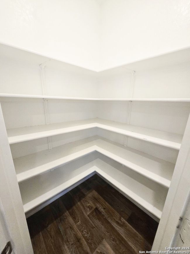 437 Middle Green Loop, House other with 3 bedrooms, 2 bathrooms and null parking in Floresville TX | Image 7