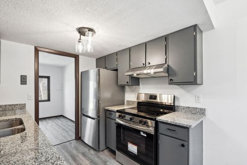 0-7502 Germane Trl, Apple Valley, MN, 55124-7674 | Card Image