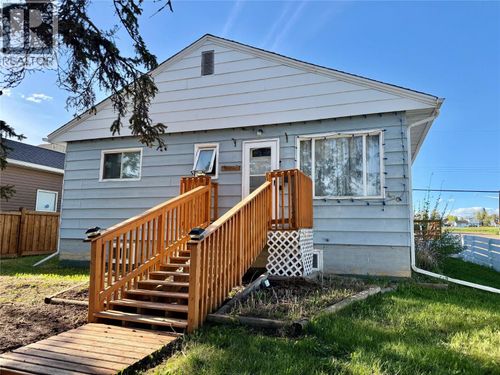 400 98 Ave, Dawson Creek, BC, V1G1R9 | Card Image