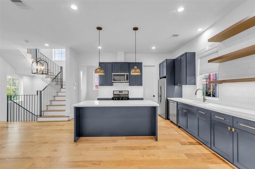 g-204 Burr St, Houston, TX, 77011-3120 | Card Image