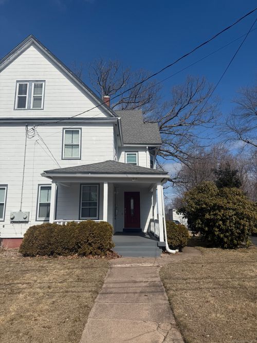 63 Ridge St, Manchester, CT, 06040-4933 | Card Image