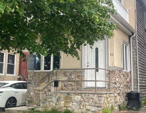 82 Beach 2nd St, Lawrence, NY, 11559-2900 | Card Image