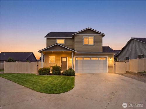 2263 S S Melody Ln, East Wenatchee, WA, 98802-5943 | Card Image