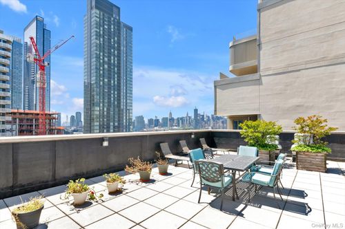 6b-24-15 Queens Plz N, Long Island City, NY, 11101-4015 | Card Image