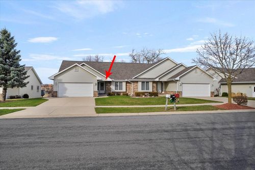 1054 Stillwater Lane, Hartford, WI, 53027 | Card Image