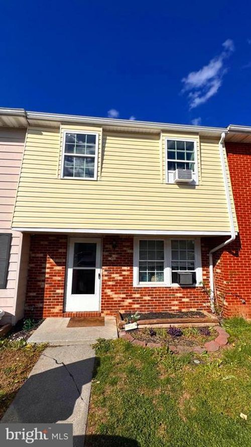 1114 Ravenwood Rd, STEPHENS CITY, VA, 22655-2673 | Card Image