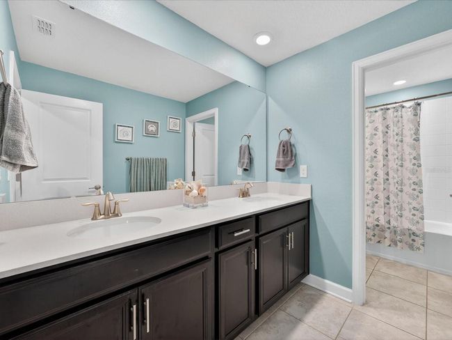 Bathroom 4 | Image 29
