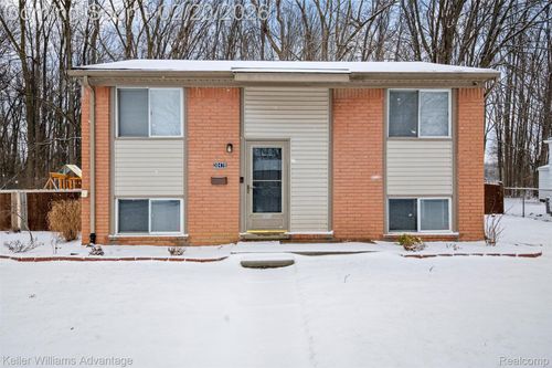 38478 Loruss Ave, Westland, MI, 48186-3839 | Card Image