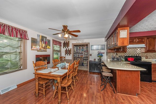 715 Locust St, House other with 4 bedrooms, 2 bathrooms and 2 parking in Minonk IL | Image 9