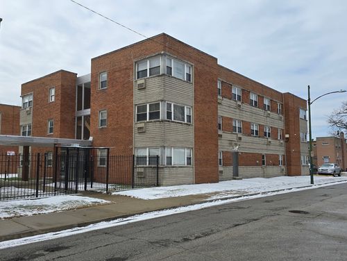 3d-2411 W Balmoral Ave, Chicago, IL, 60625-2368 | Card Image