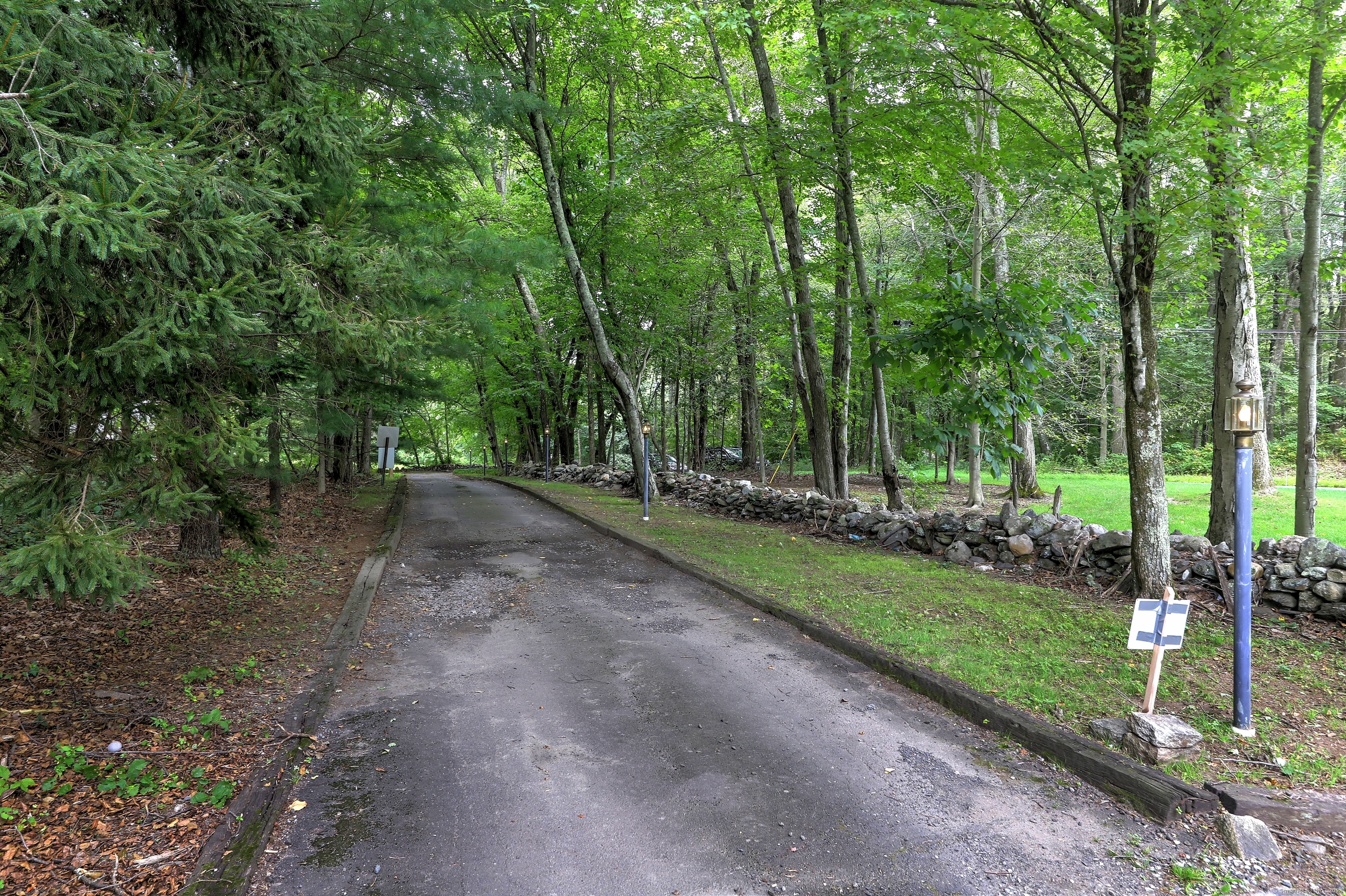 Ox Bow Ln, Woodbridge, CT 06525