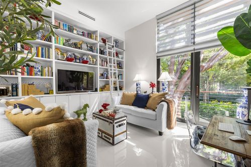 31-201 E Enid Dr, Key Biscayne, FL, 33149-2207 | Card Image