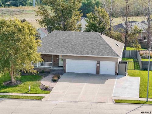 10419 N 150th St, Bennington, NE, 68007-8092 | Card Image
