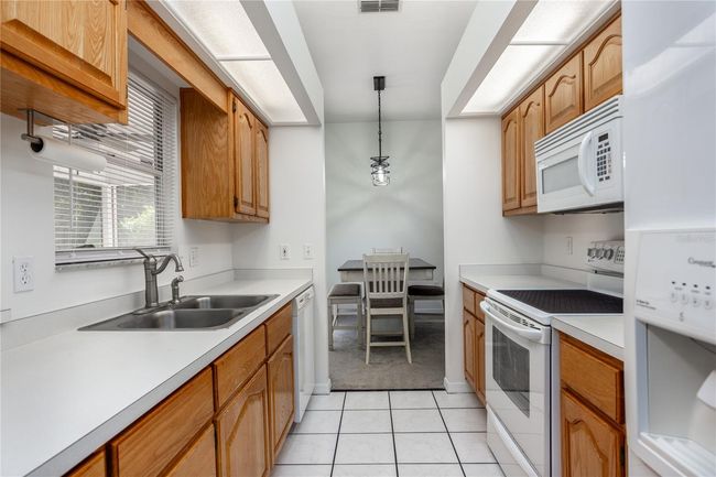 Kitchen | Image 13