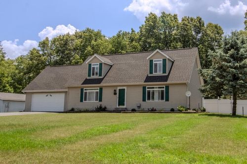 8915 E Long Lane Dr, Knox, IN, 46534-8224 | Card Image