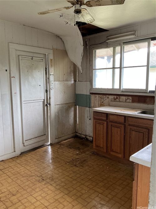 1915 California Ave, Wahiawa, HI, 96786-2767 | Card Image