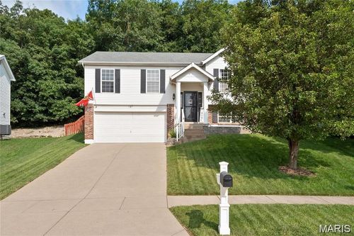 147 Hunters Lake Ct, Eureka, MO, 63025-1010 | Card Image