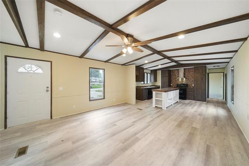 19-171 Country Oaks St, Brazoria, TX, 77422-8395 | Card Image