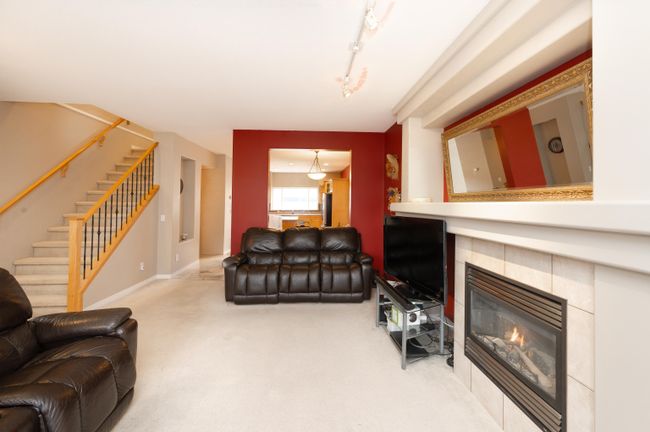 24117 102 Avenue, House other with 4 bedrooms, 3 bathrooms and 2 parking in Maple Ridge BC | Image 14