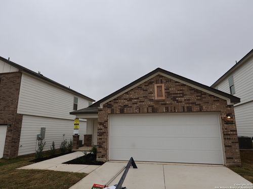 10346 White Hart Ln, Converse, TX, 78109-2582 | Card Image