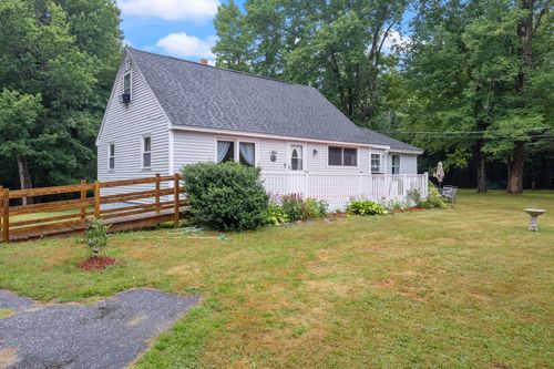 32 Grant Rd, Freeport, ME, 04032-6860 | Card Image