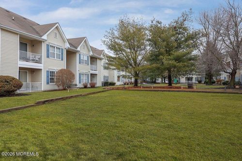 1015-1015 Wedgewood Cir, Belford, NJ, 07718-2309 | Card Image