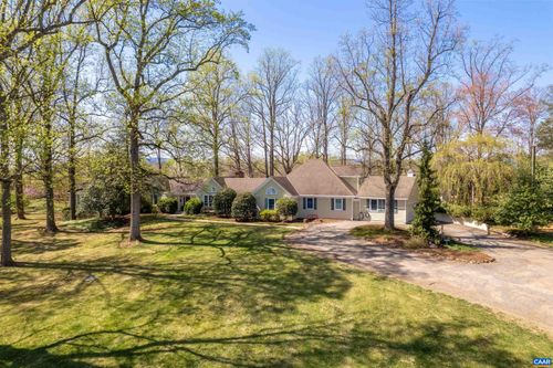 2280 Garth Rd, CHARLOTTESVILLE, VA, 22901-5414 | Card Image
