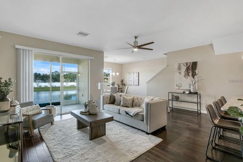519 53rd Ave N, ST PETERSBURG, FL, 33703-2328 | Card Image
