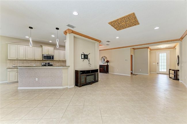 6516 Palm Leaf Ct, House other with 3 bedrooms, 2 bathrooms and null parking in SARASOTA FL | Image 10