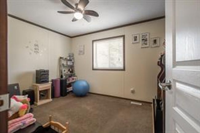 2300 13 St N, Home with 3 bedrooms, 2 bathrooms and 2 parking in Lethbridge AB | Image 14